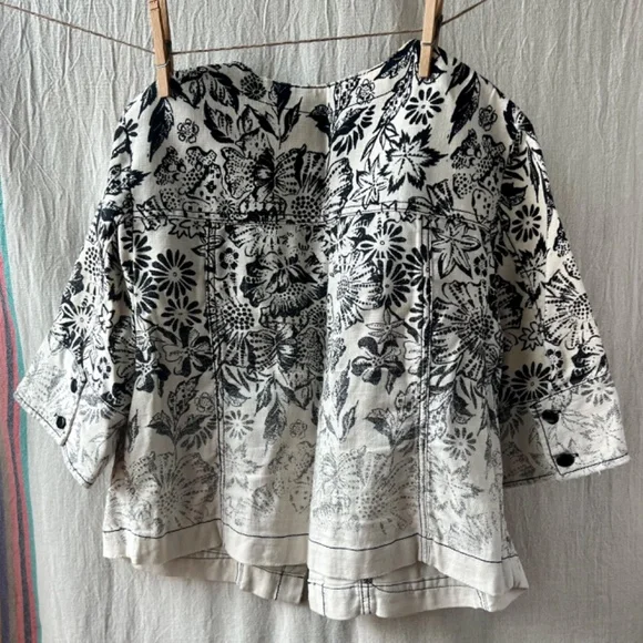 Distressed Floral Cropped Jacket Size L - Picture 5 of 5